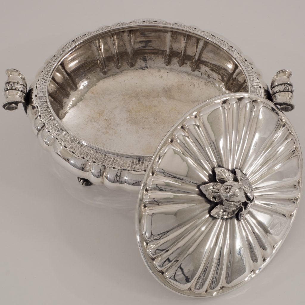 Deckelterrine im Stil des Barocks, Deutsch Anfang des 20. Jahrhunderts.